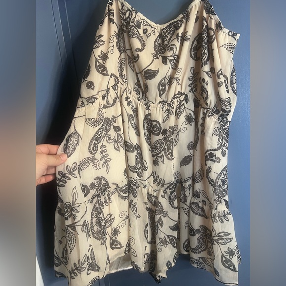 Express Black and cream Floral Mini Jumpsuit short Plus Size - Picture 9 of 14